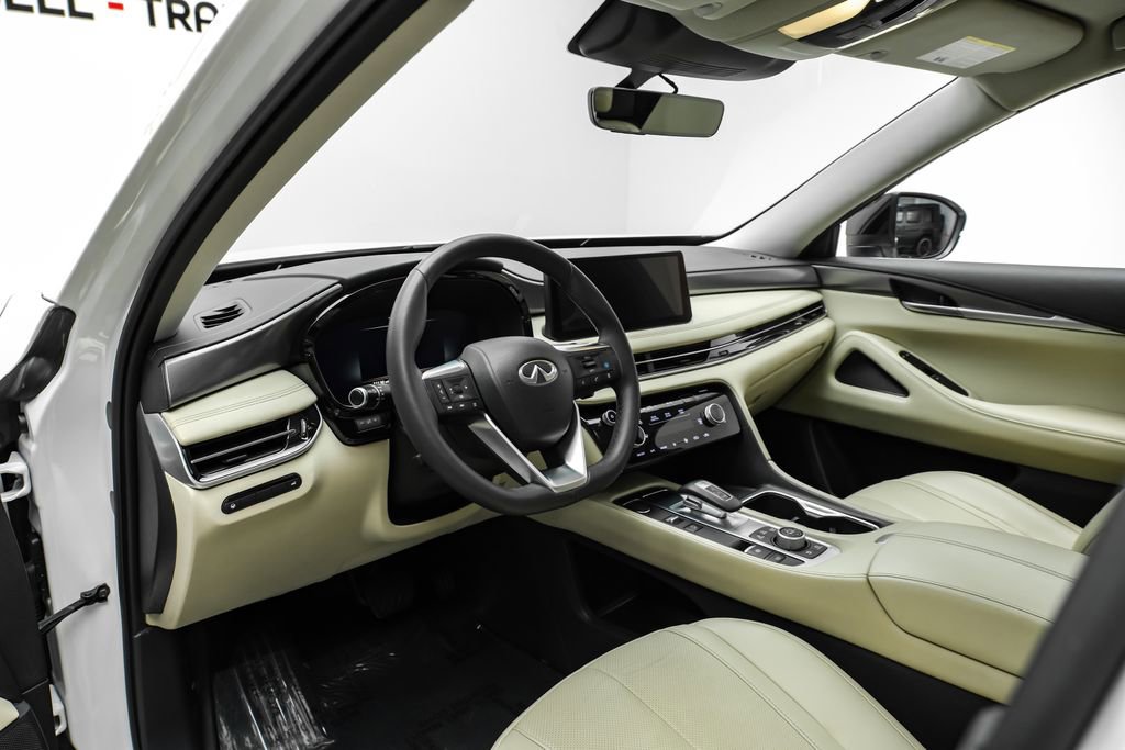 Used 2023 INFINITI QX60 Luxe w/ Cargo Package FWD image 8