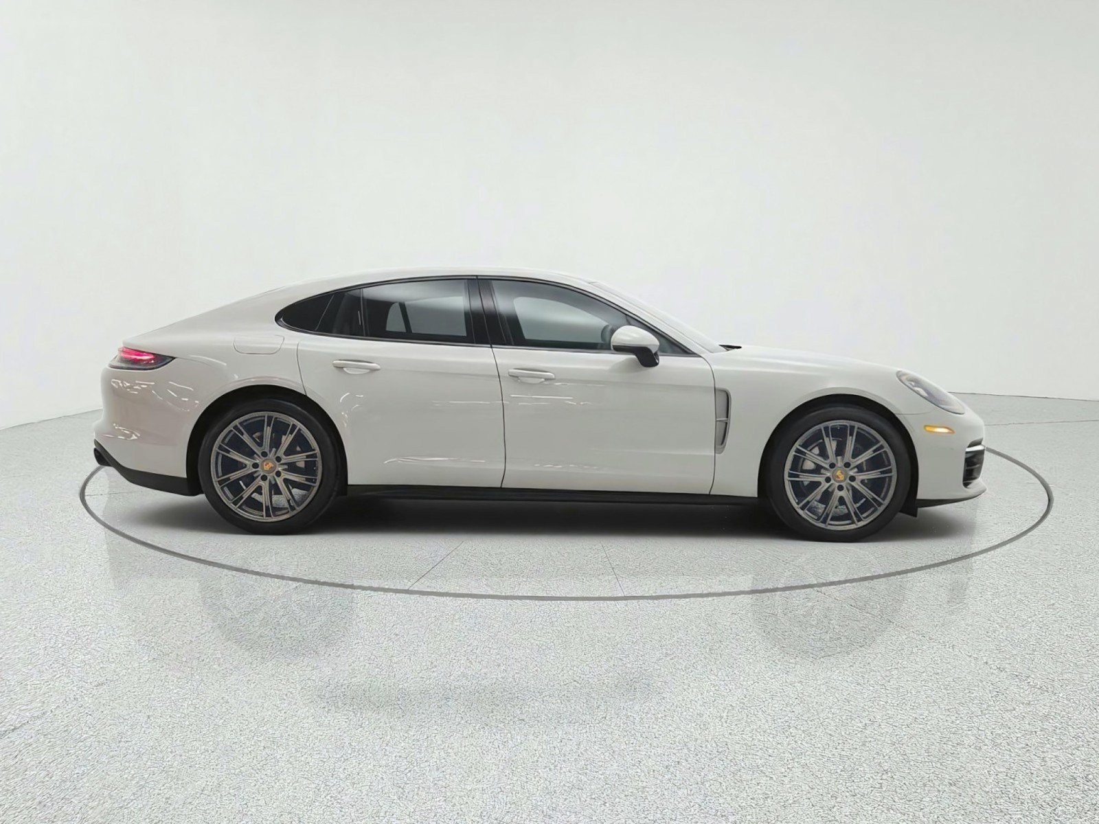 Used 2023 Porsche Panamera Platinum Edition RWD image 4