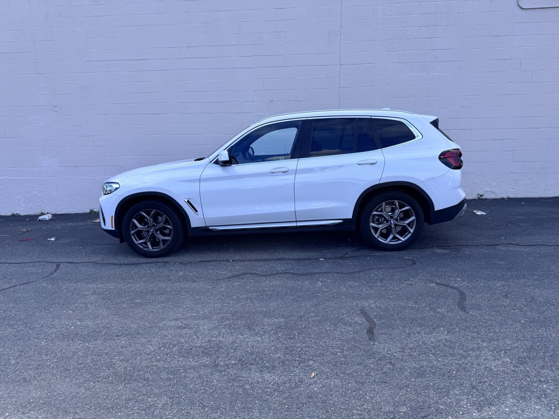 Used 2023 BMW X3 xDrive30i image 2