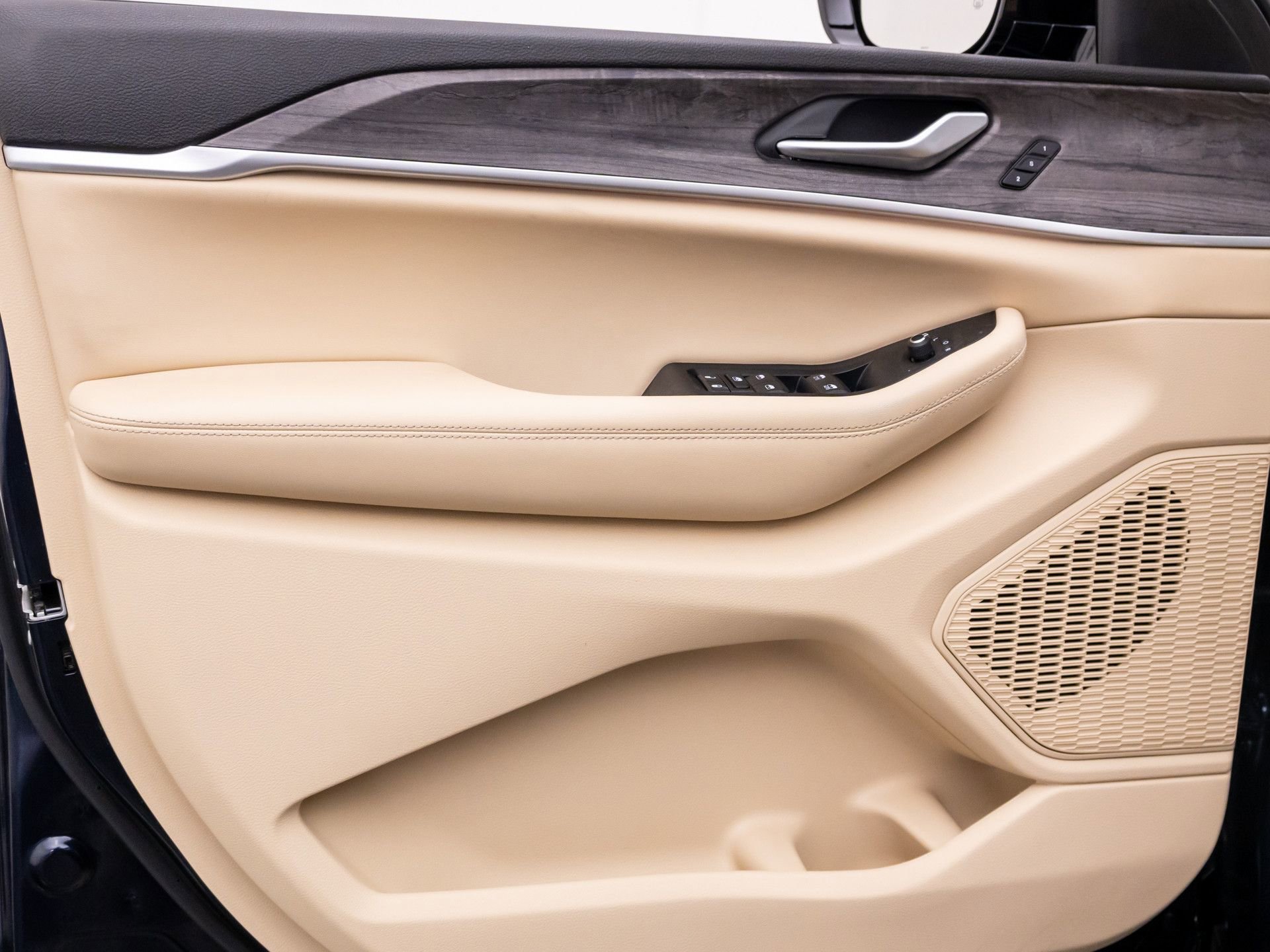 Used 2023 Jeep Grand Cherokee Limited image 13