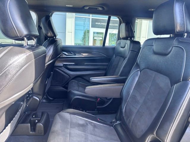 Used 2023 Jeep Grand Cherokee L Laredo AWD/4WD image 27