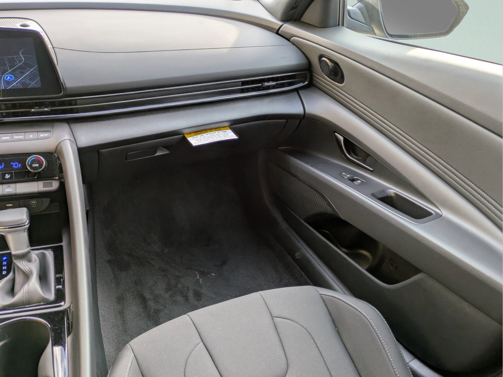 Certified 2025 Hyundai Elantra SEL FWD image 15