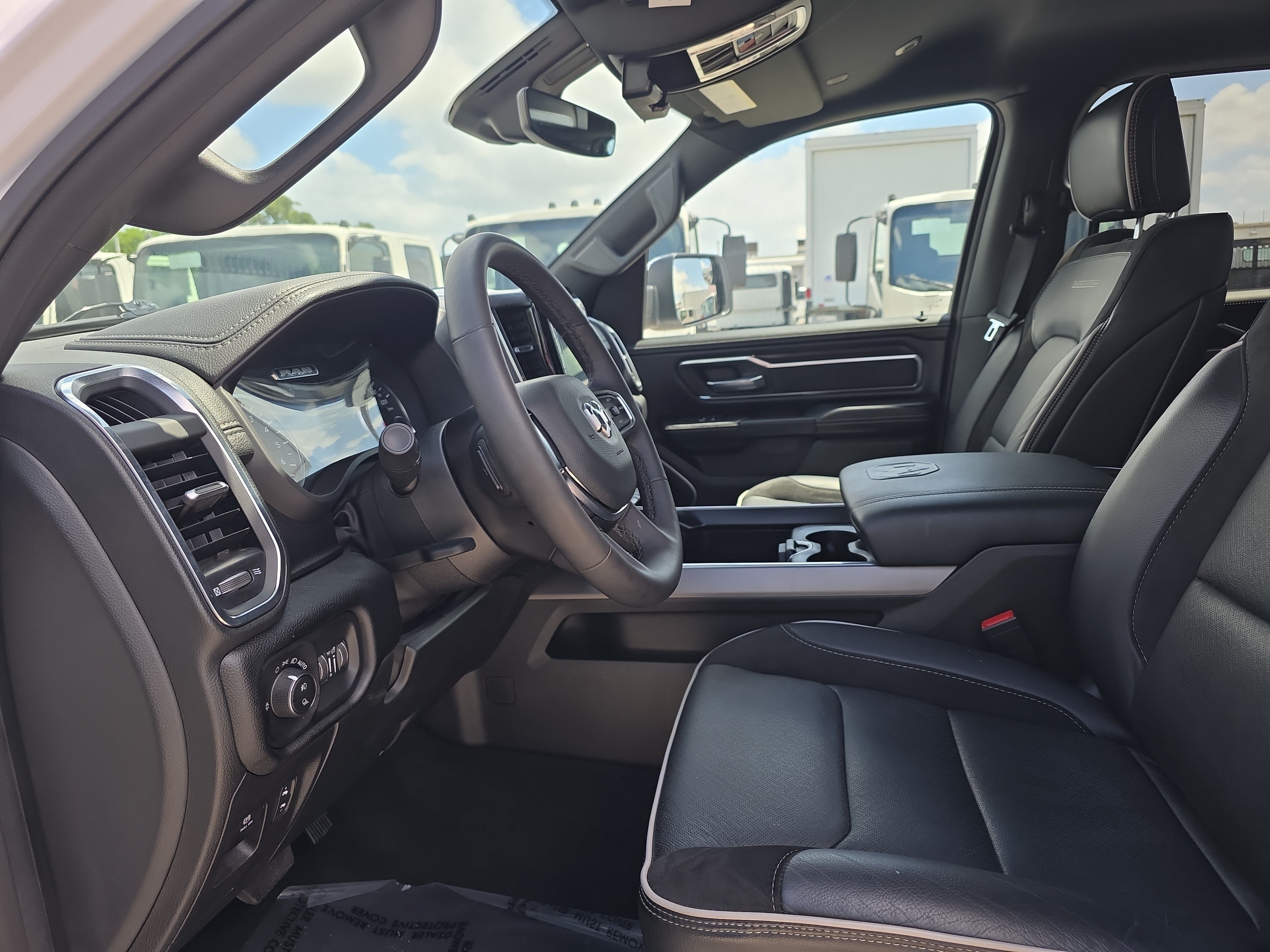 Used 2026 RAM 1500 Laramie AWD/4WD image 25