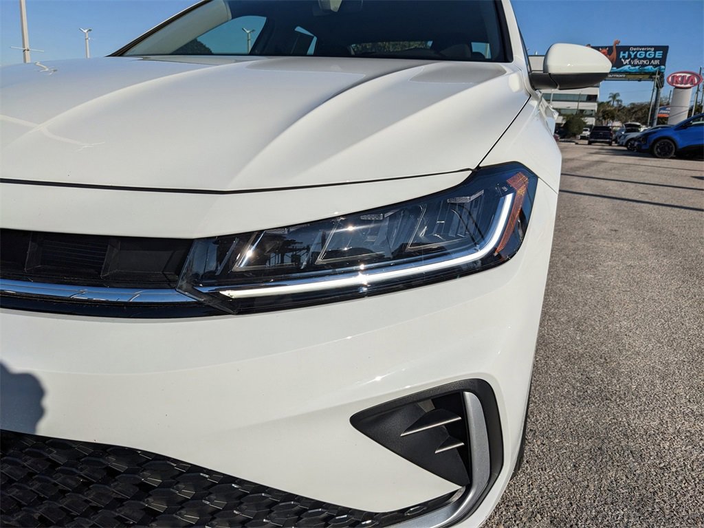 Used 2025 Volkswagen Jetta S image 8