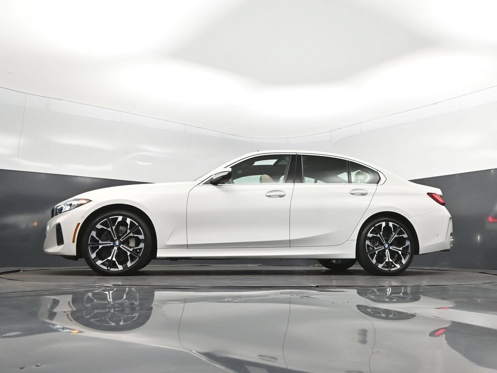 Used 2026 BMW 330i Sedan w/ Convenience Package RWD image 39