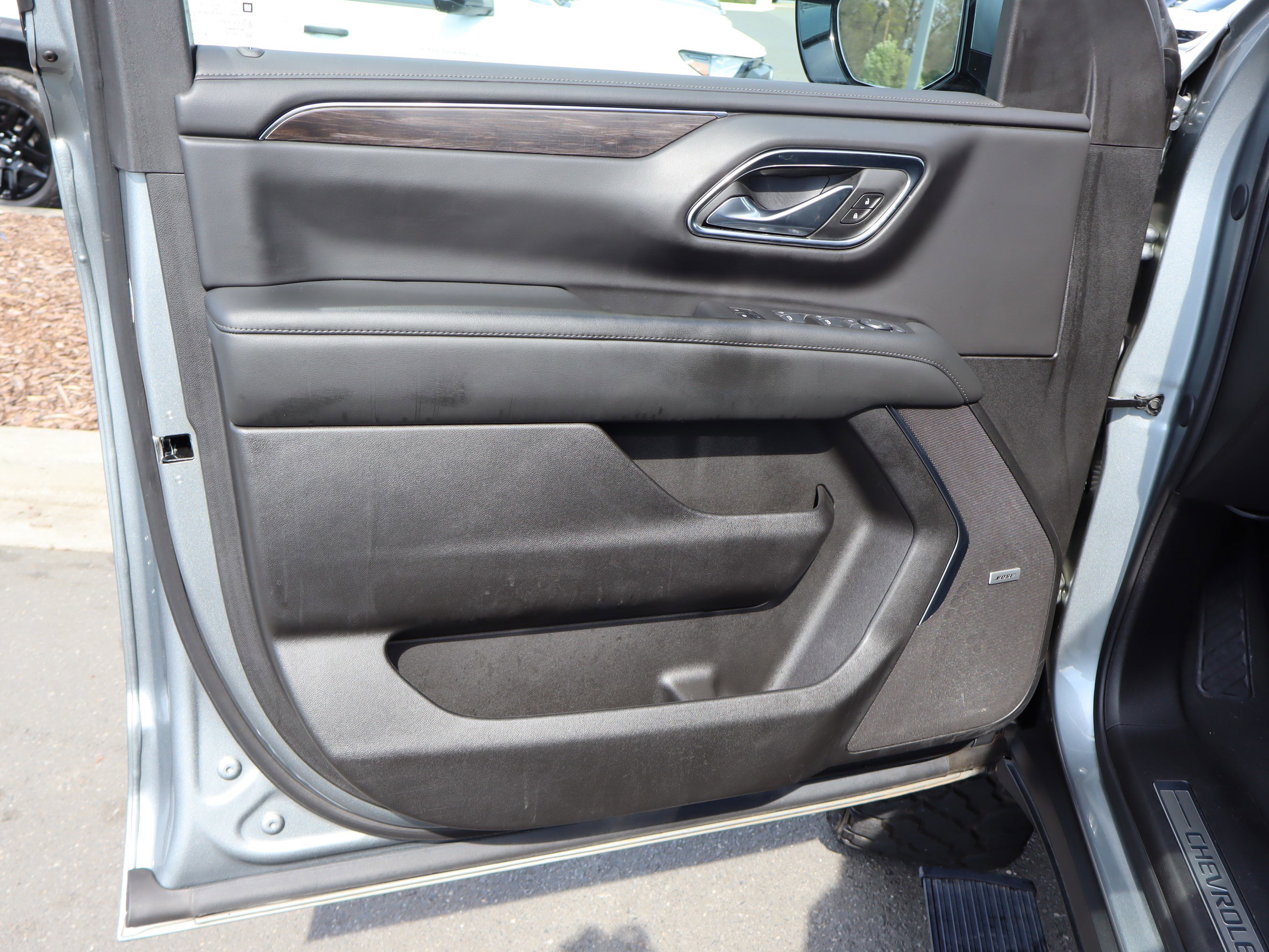 Used 2024 Chevrolet Suburban Z71 w/ Luxury Package image 19