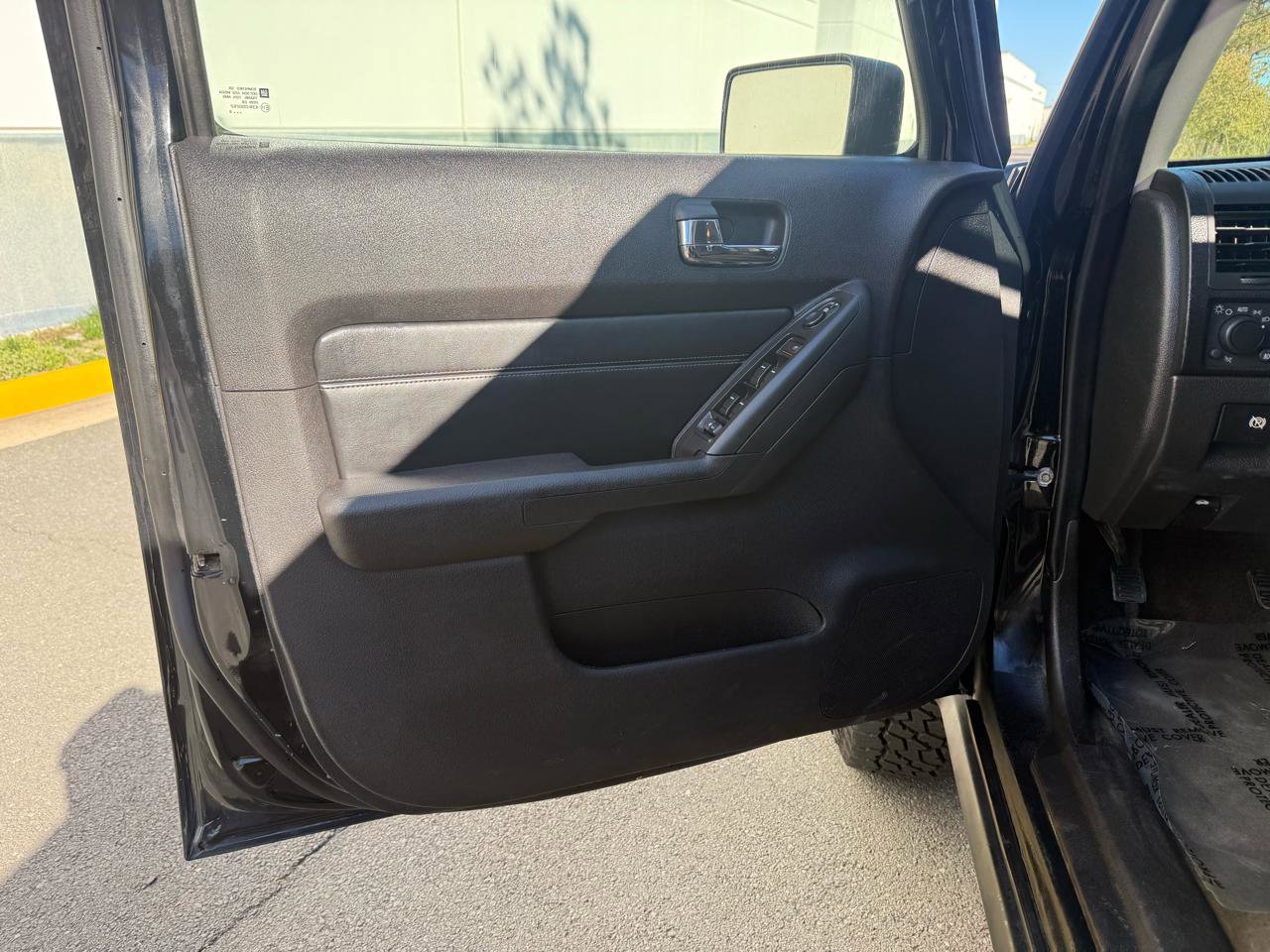 Used 2010 HUMMER H3 Adventure image 16