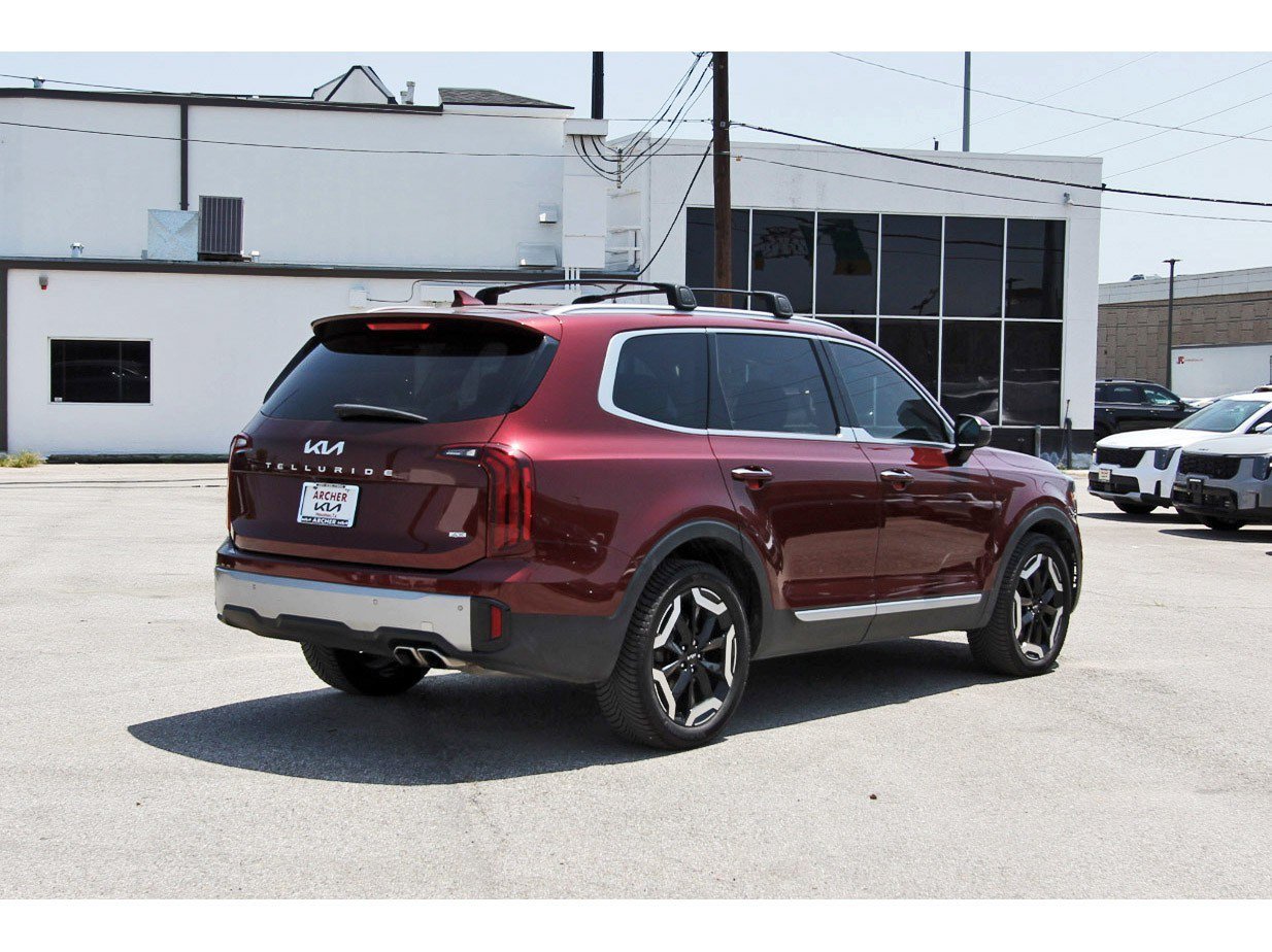 Certified 2023 Kia Telluride S w/ S Sunroof Package AWD/4WD image 3