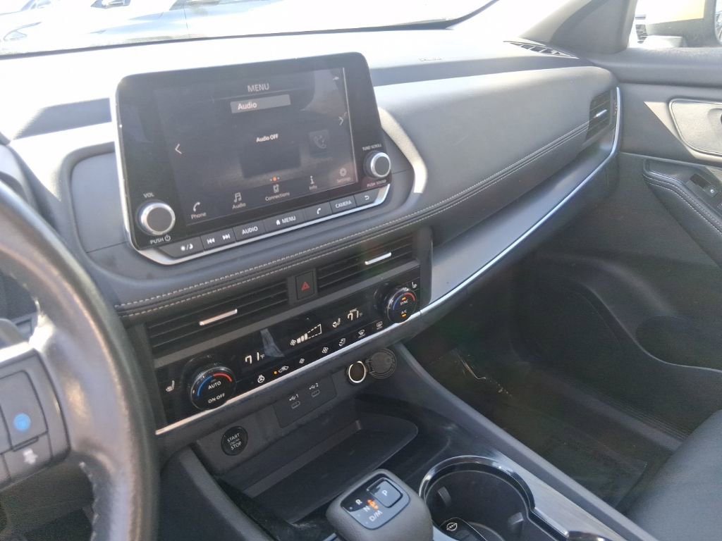 Used 2024 Nissan Rogue SV w/ SV Premium Package image 17