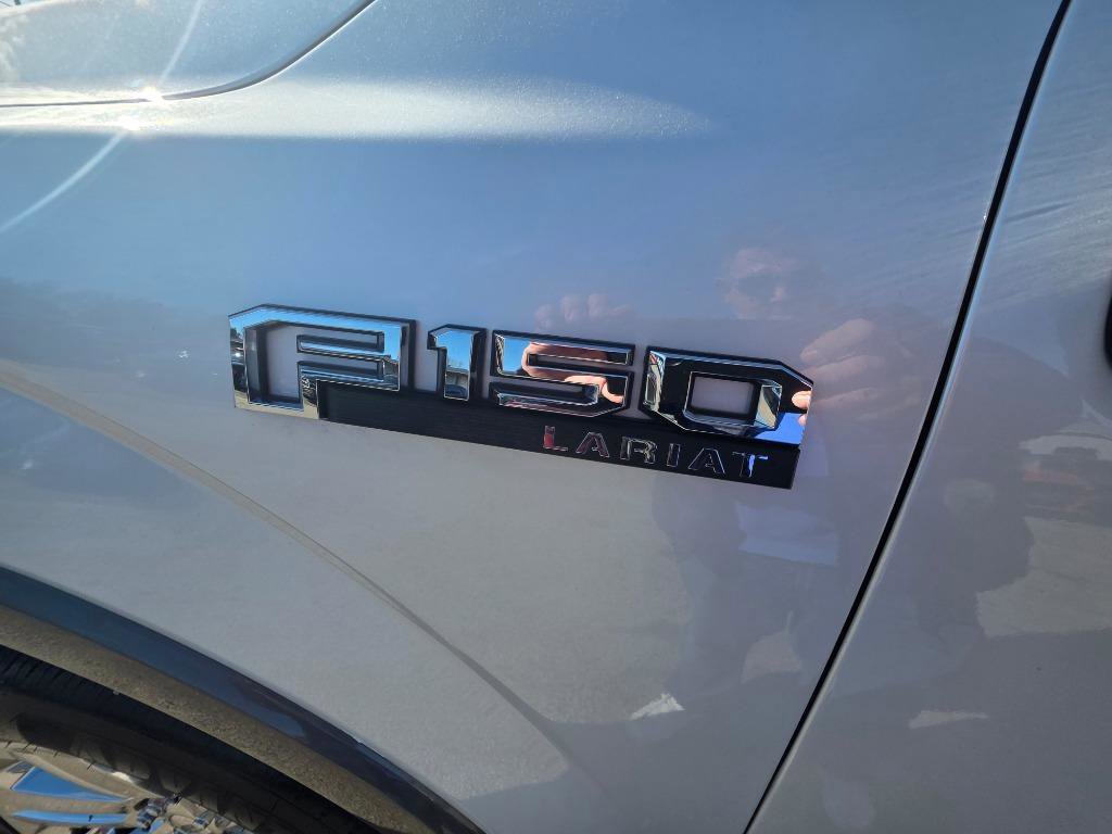 Used 2018 Ford F150 Lariat w/ Equipment Group 502A Luxury AWD/4WD image 5