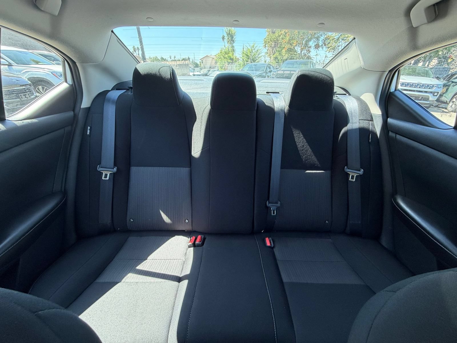 Used 2025 Nissan Sentra SV FWD image 35