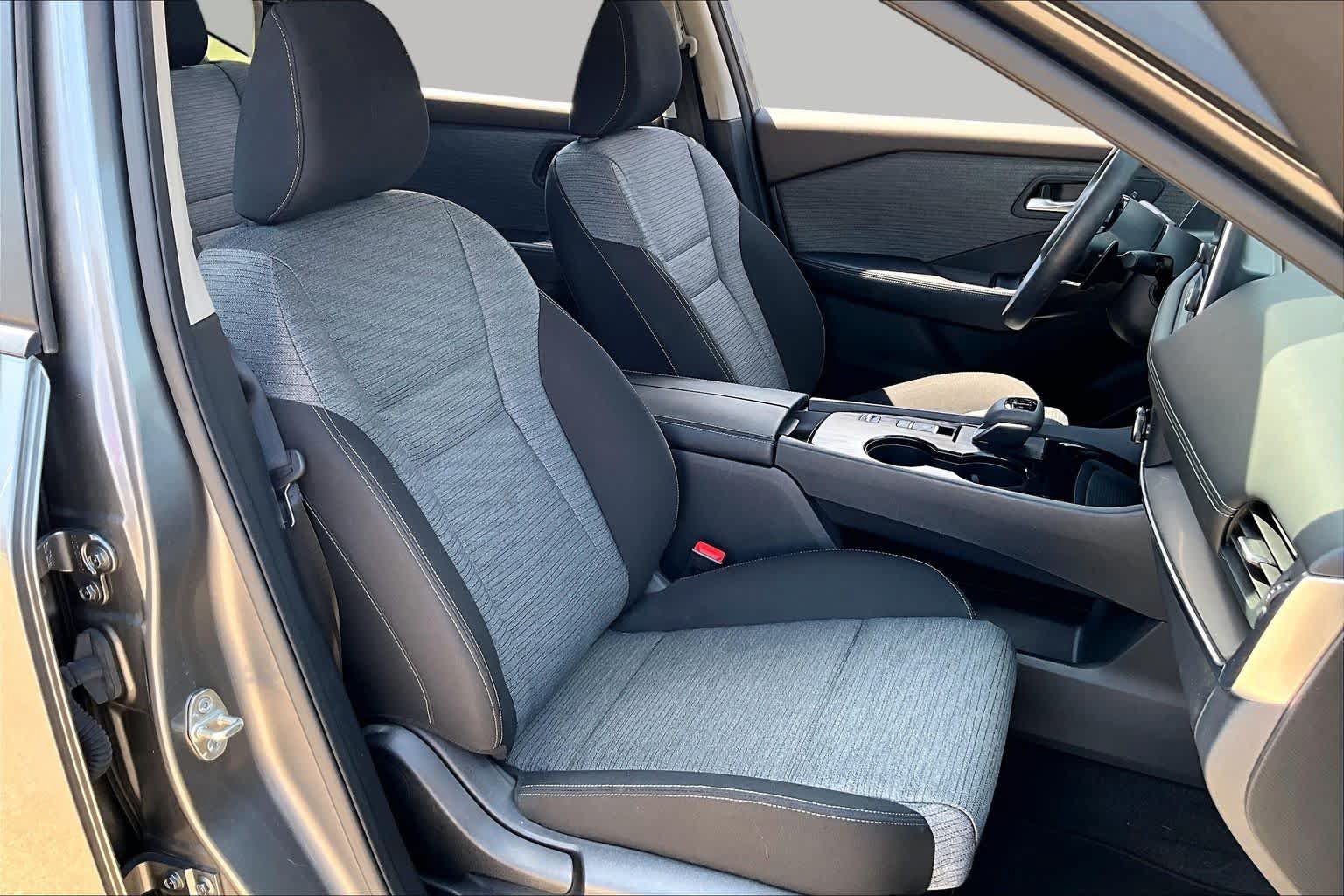 Certified 2023 Nissan Rogue SV FWD image 8