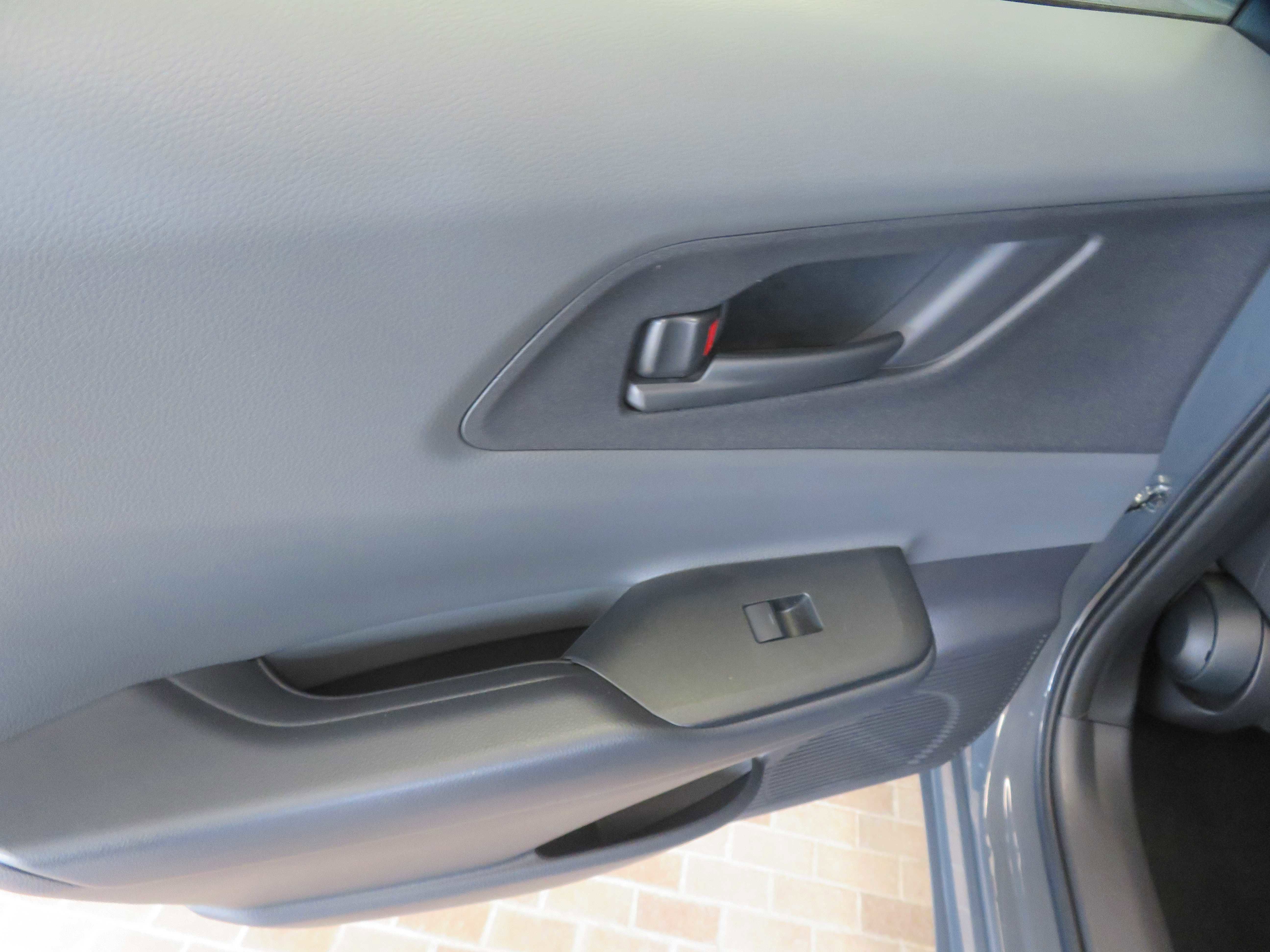 Used 2025 Toyota Prius LE image 18