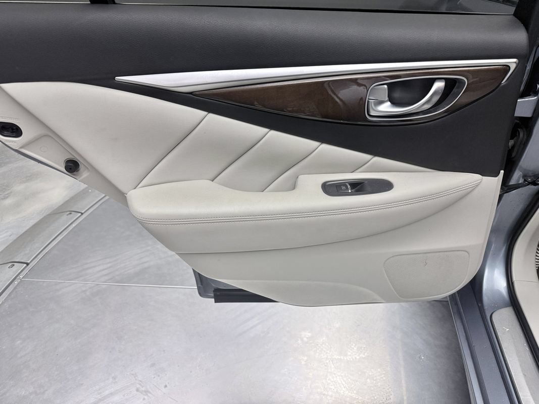 Used 2015 INFINITI Q50 Premium w/ Technology Package AWD/4WD image 18