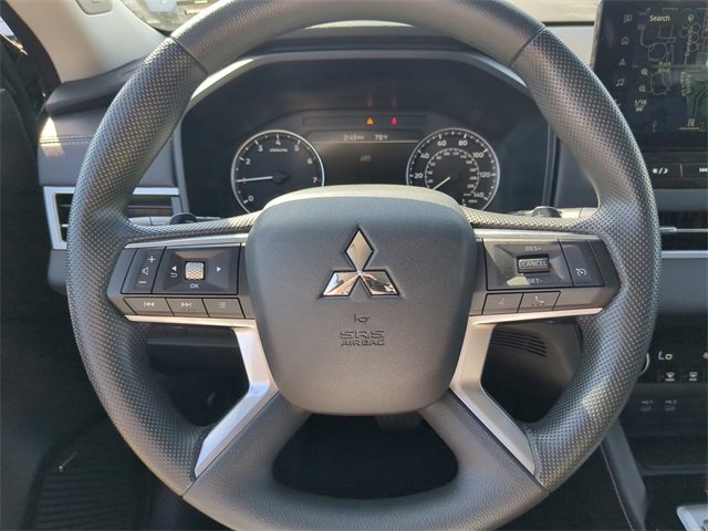 New 2025 Mitsubishi Outlander ES image 31