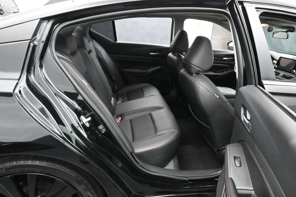 Used 2022 Nissan Altima 2.5 SR w/ Midnight Edition Package FWD image 34