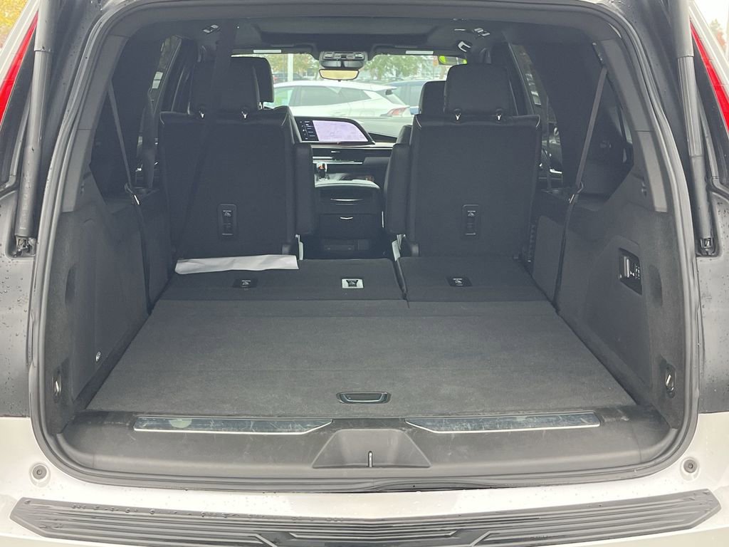 Used 2023 Cadillac Escalade ESV Premium Luxury w/ LPO, Radiant Package image 19