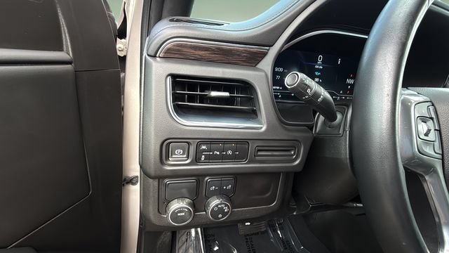 Used 2023 Chevrolet Suburban LT RWD image 21
