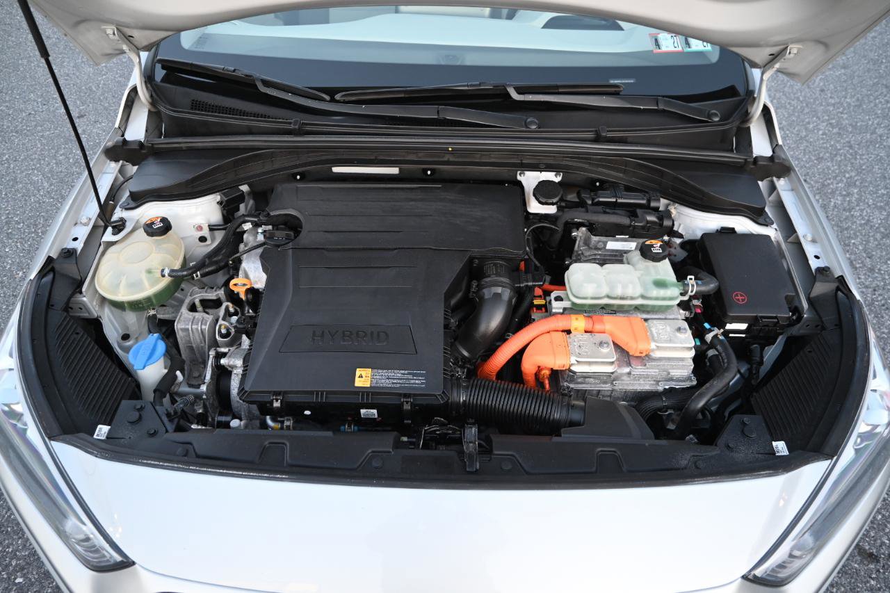 Used 2020 Hyundai Ioniq Blue FWD image 33