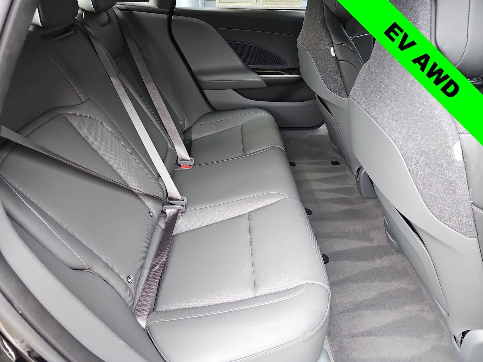 Used 2024 Lucid Air Touring image 17