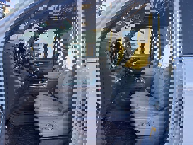 New 2026 GMC Sierra 2500 SLT w/ SLT Premium Package image 12