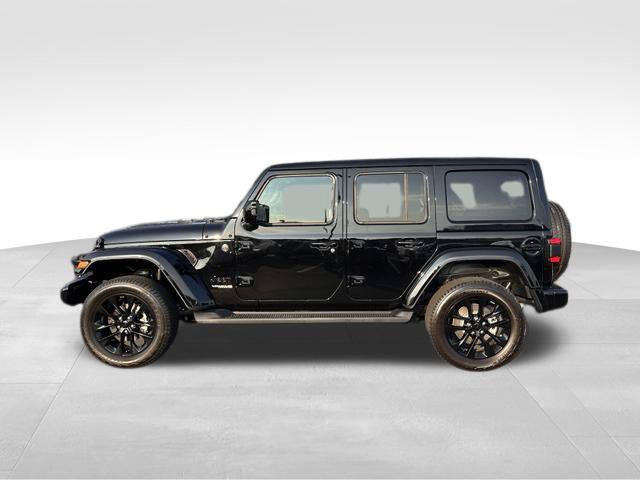 Used 2021 Jeep Wrangler Unlimited Sahara AWD/4WD image 3