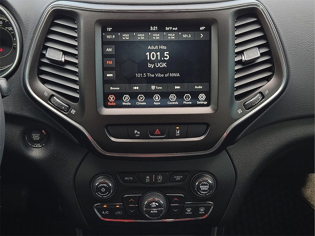 Used 2021 Jeep Cherokee Trailhawk image 12