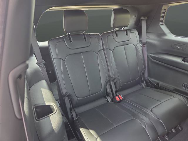 New 2025 Jeep Grand Cherokee L Limited w/ Luxury Tech Group II image 38