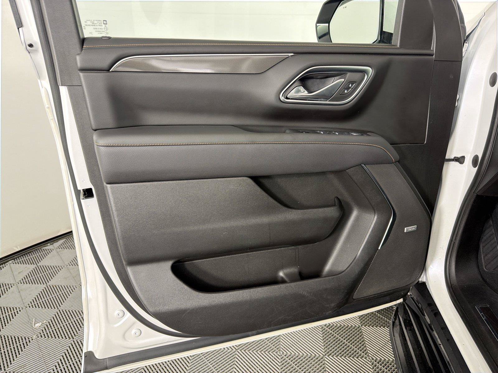 Used 2023 GMC Yukon XL AT4 w/ LPO, Floor Liner Package AWD/4WD image 8