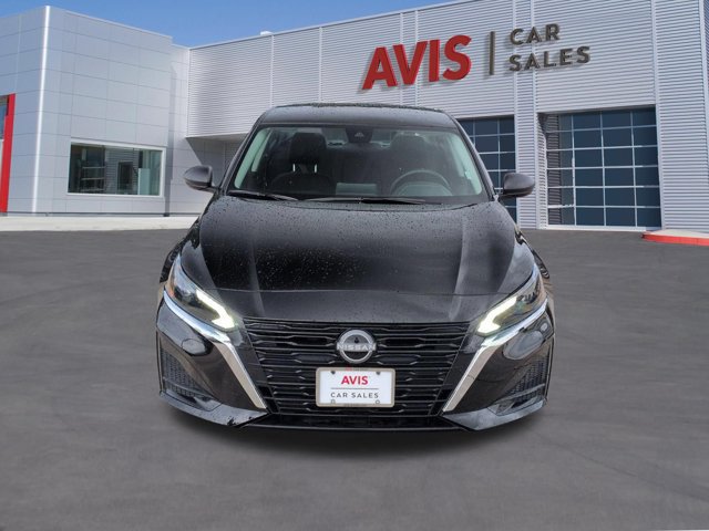 Used 2025 Nissan Altima 2.5 SV FWD image 2