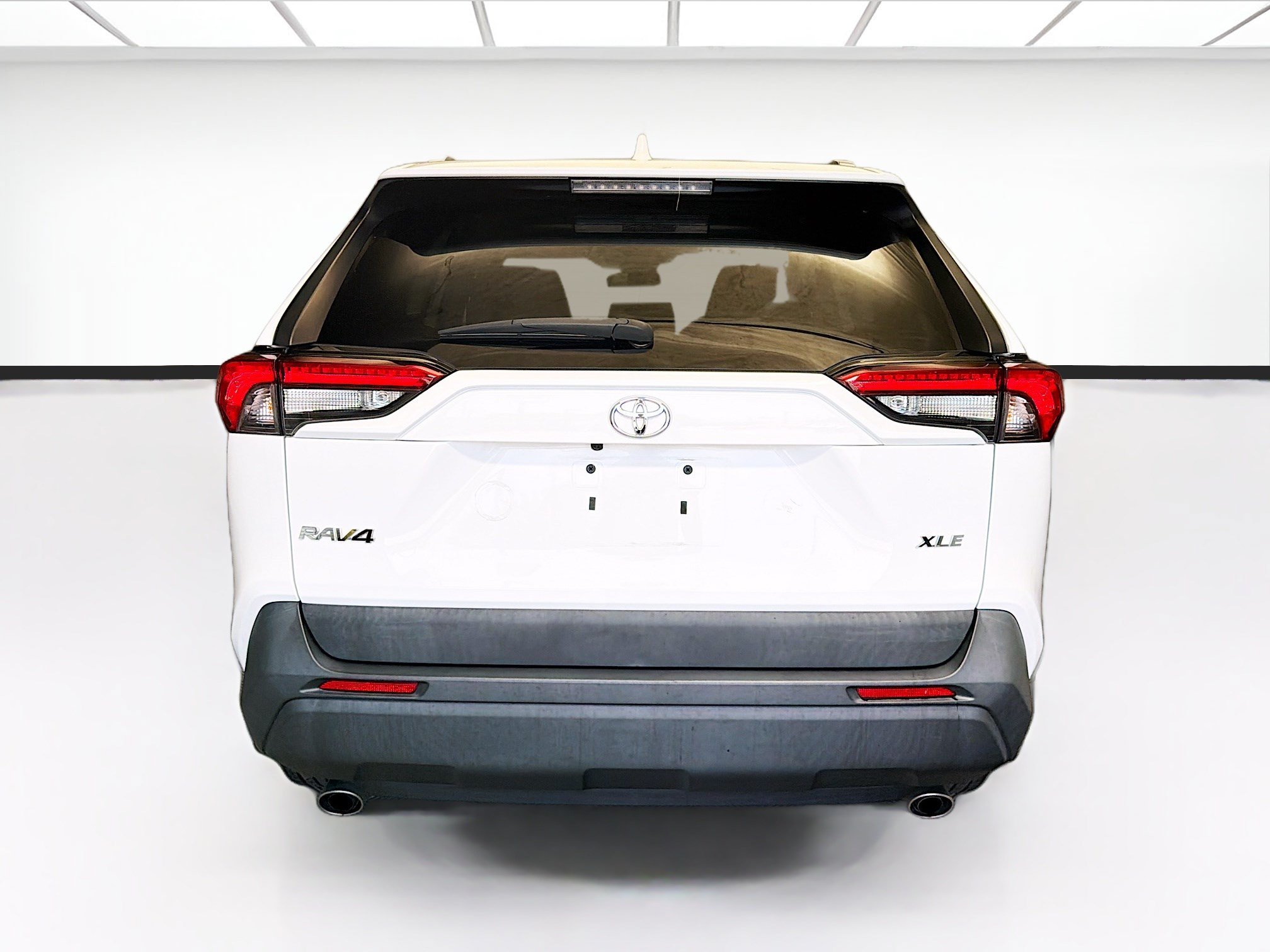 Used 2021 Toyota RAV4 XLE w/ Carpet Mat Package (TMS) FWD image 5
