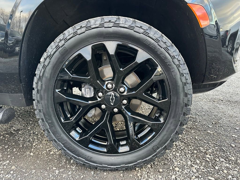 Used 2023 Chevrolet Tahoe Z71 w/ Luxury Package image 29