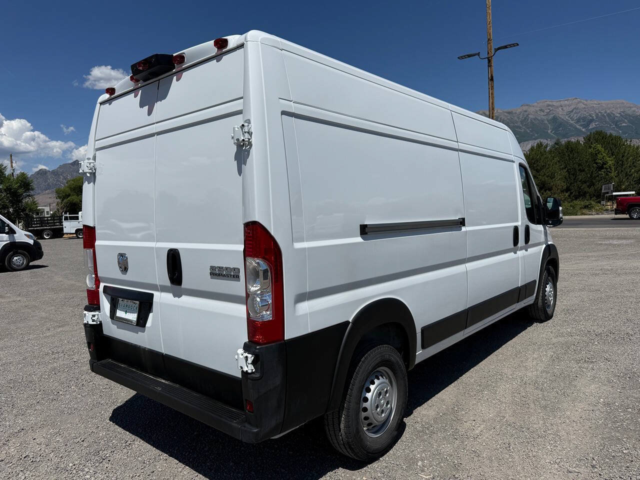 Used 2025 RAM ProMaster 2500 FWD image 3