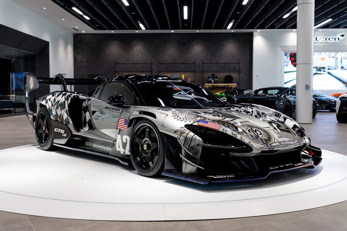 Used 2020 McLaren Senna RWD image 86