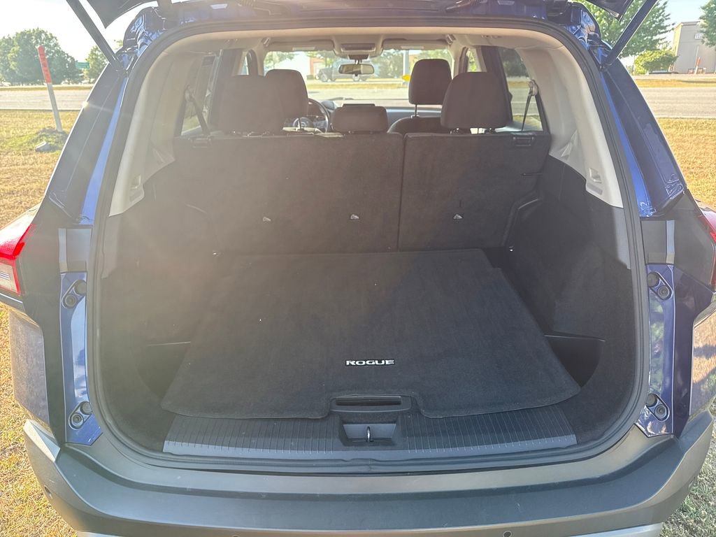 Used 2023 Nissan Rogue SV FWD image 31