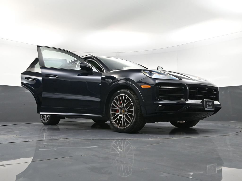 Certified 2023 Porsche Cayenne GTS AWD/4WD image 38