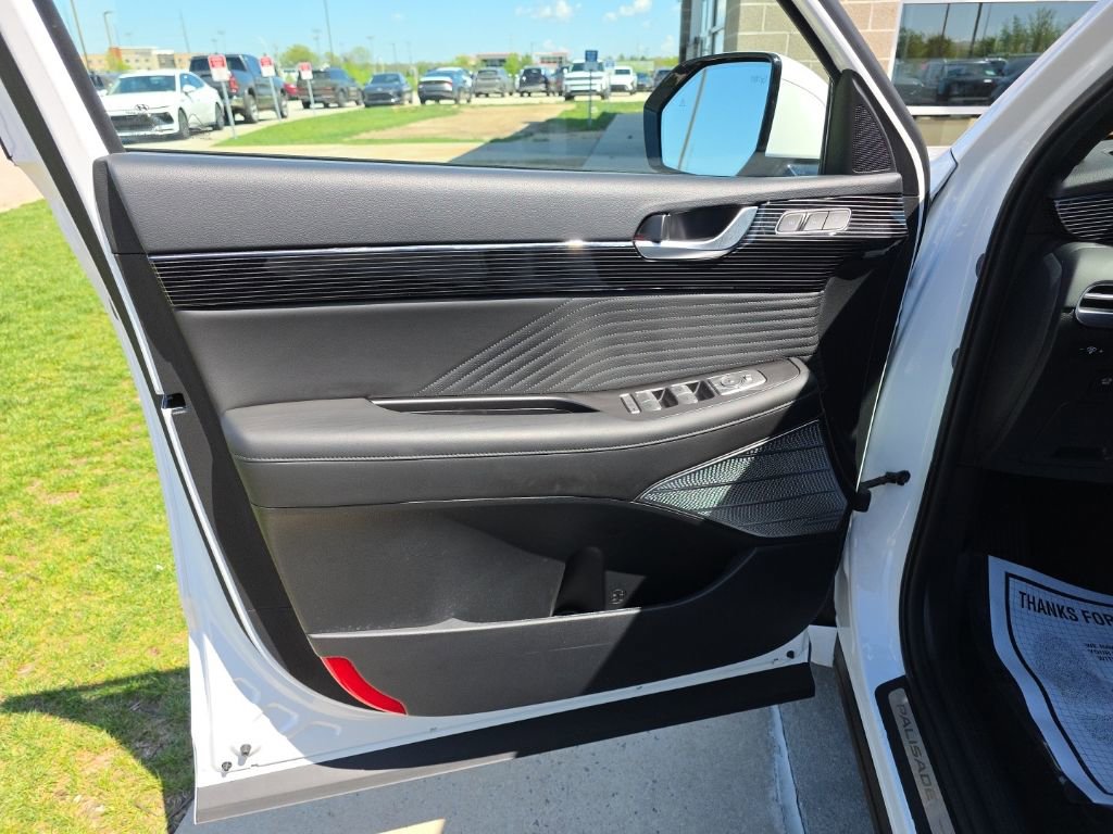 Used 2025 Hyundai Palisade Calligraphy image 9
