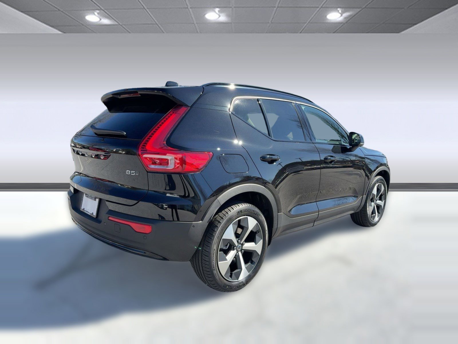 New 2026 Volvo XC40 B5 Plus w/ Climate Package image 9