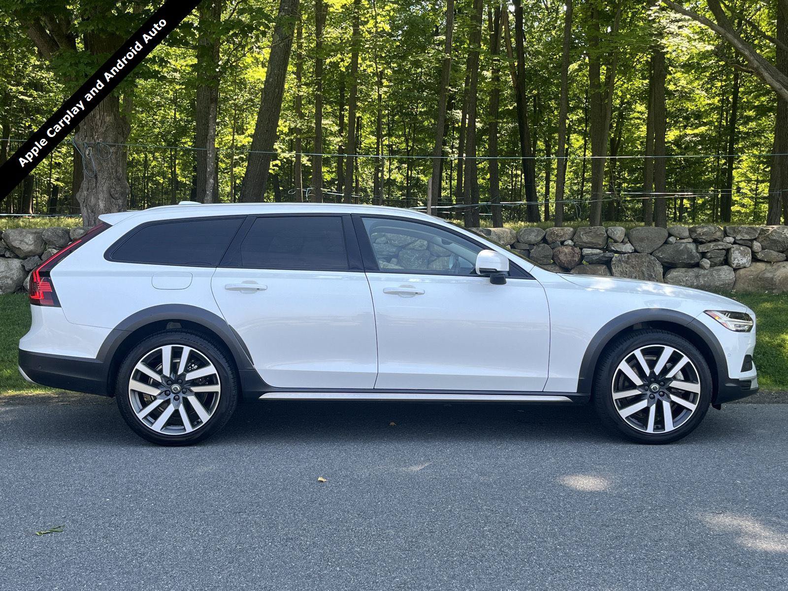 Used 2023 Volvo V90 B6 Cross Country Plus w/ Climate Package AWD/4WD image 2