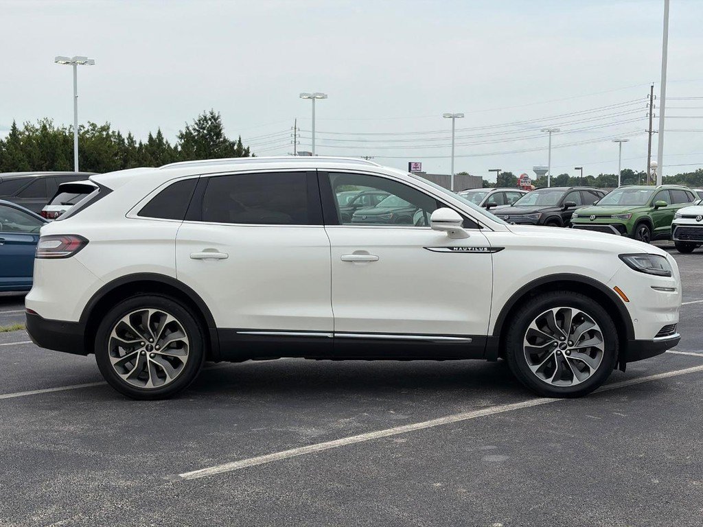 Used 2023 Lincoln Nautilus Reserve w/ Equipment Group 201A AWD/4WD image 4