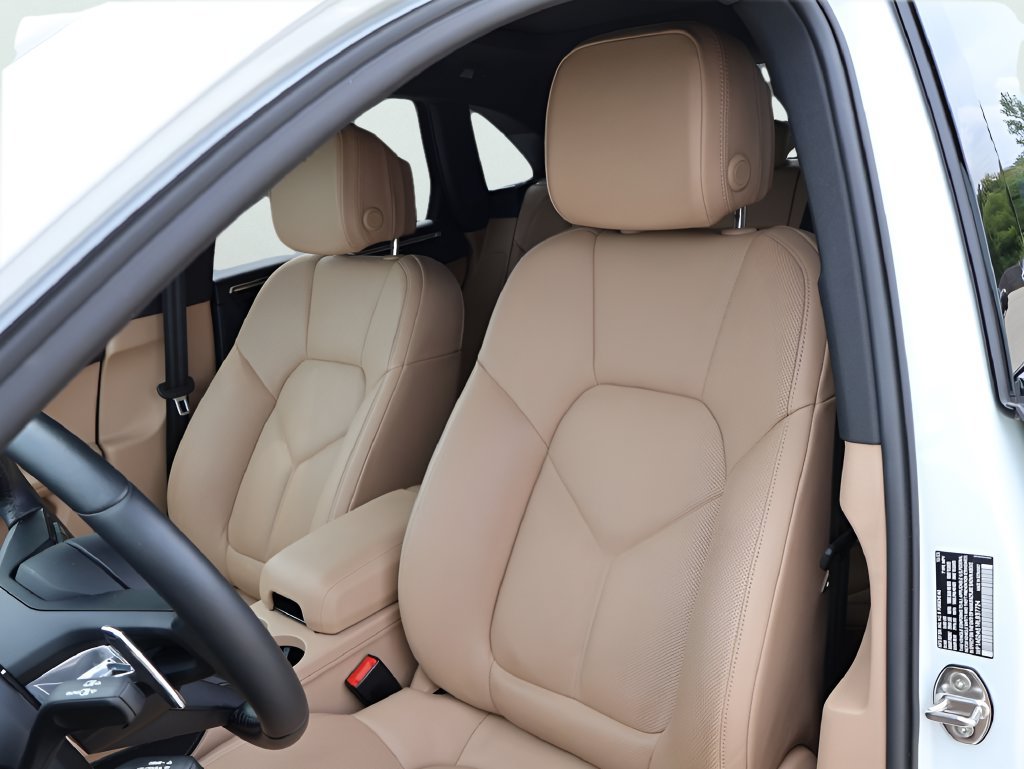 Certified 2024 Porsche Macan S AWD/4WD image 5
