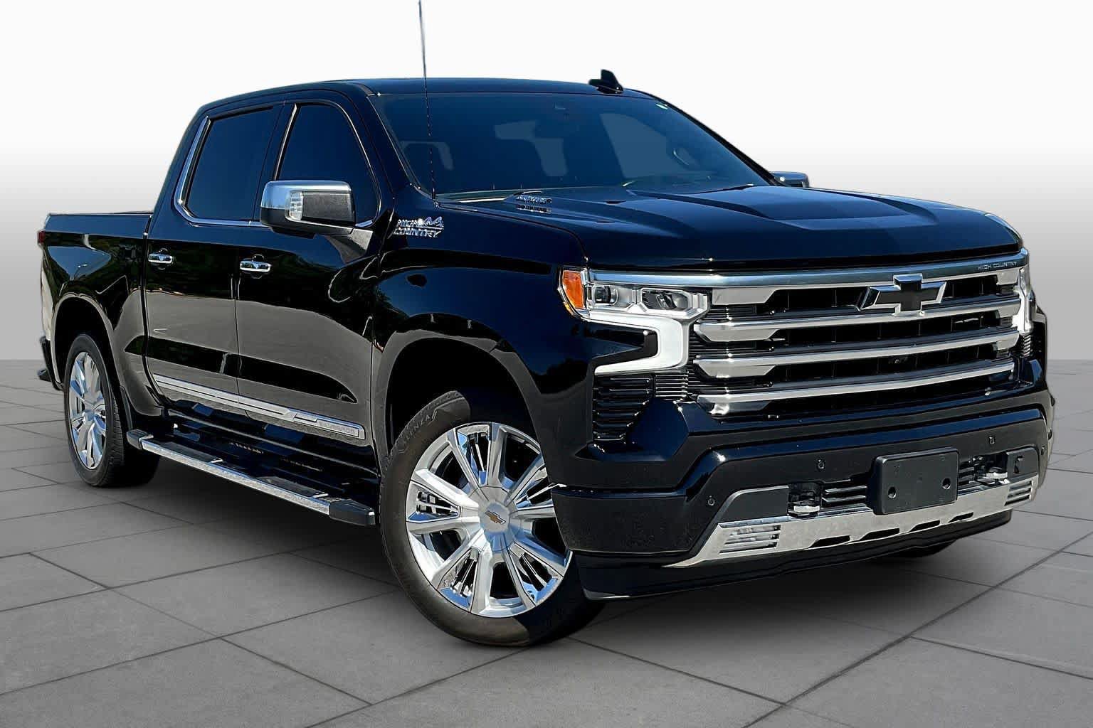 Used 2023 Chevrolet Silverado 1500 High Country w/ High Country Premium Package AWD/4WD image 5