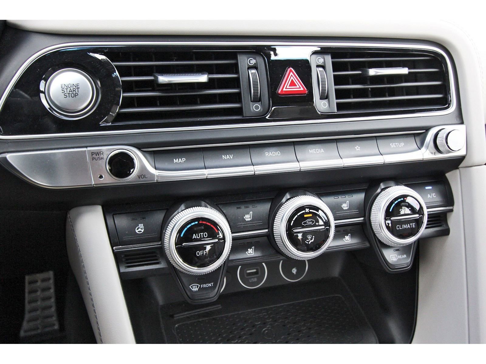 Used 2023 Genesis G70 3.3T w/ Sport Prestige Package image 26