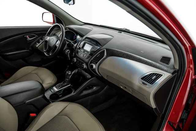 Used 2015 Hyundai Tucson SE AWD/4WD image 10