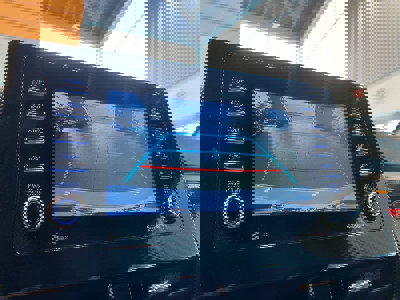 Used 2024 Toyota Camry SE image 21