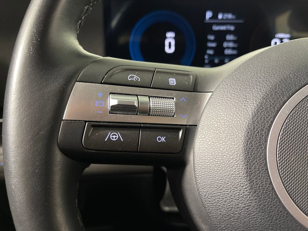 Certified 2025 Hyundai Kona SEL FWD image 28