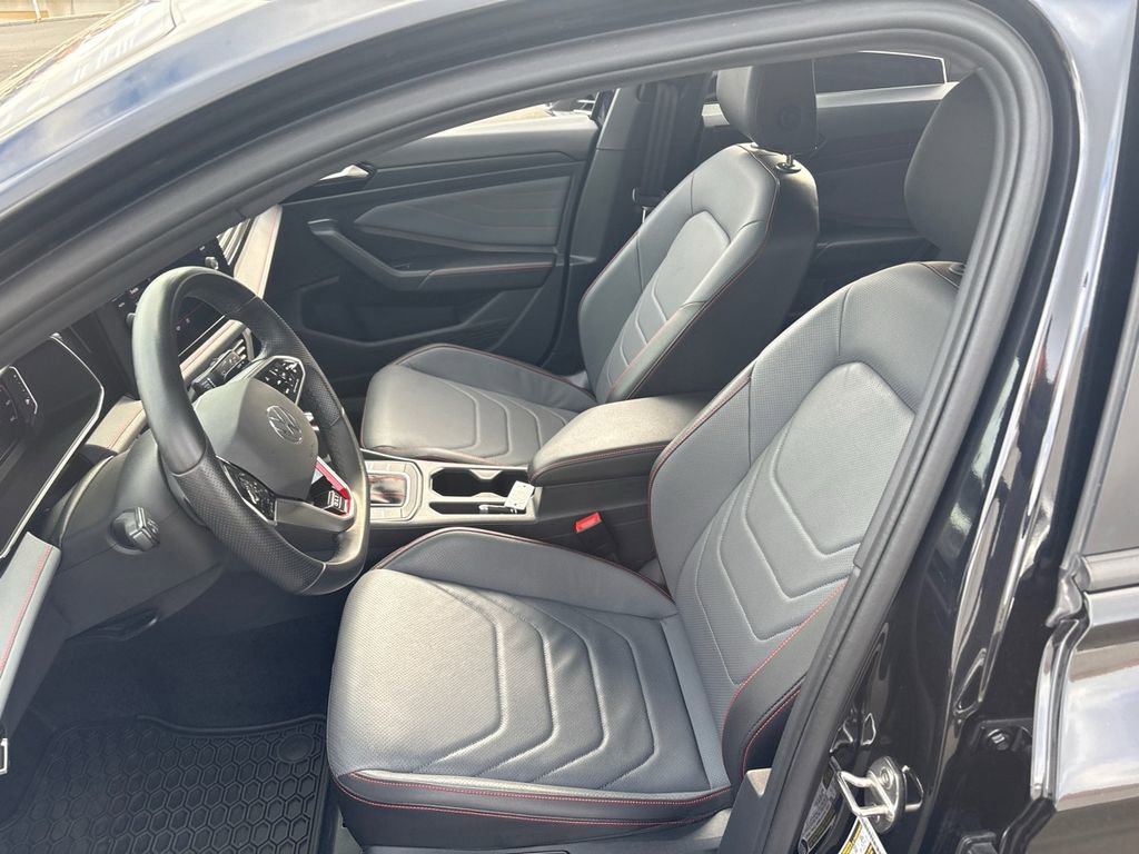 Certified 2025 Volkswagen Jetta GLI Autobahn image 9