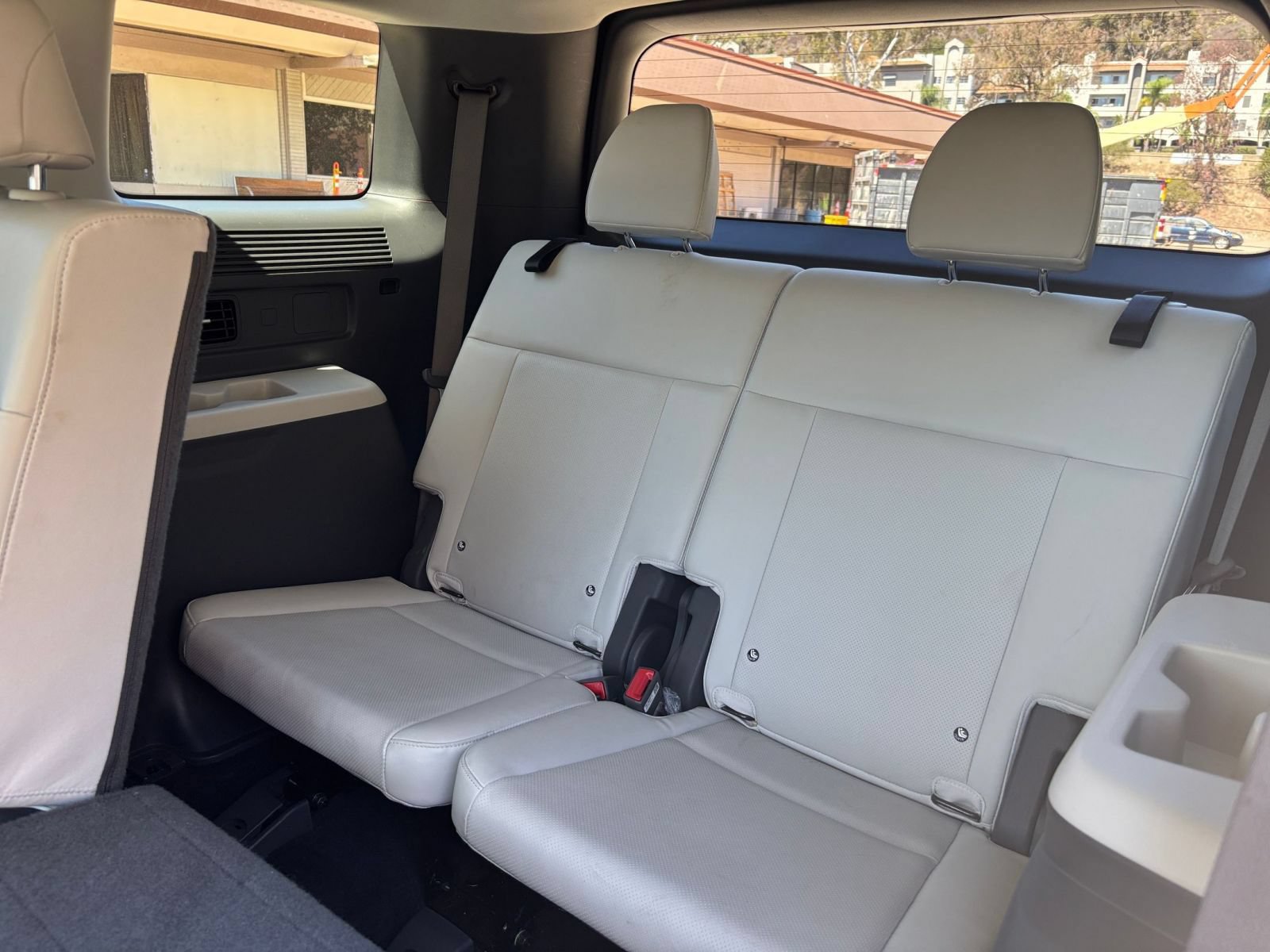 Used 2025 Hyundai Santa Fe SEL FWD image 30