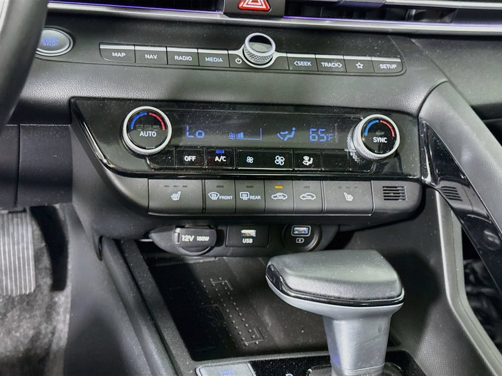 Used 2023 Hyundai Elantra Limited FWD image 10