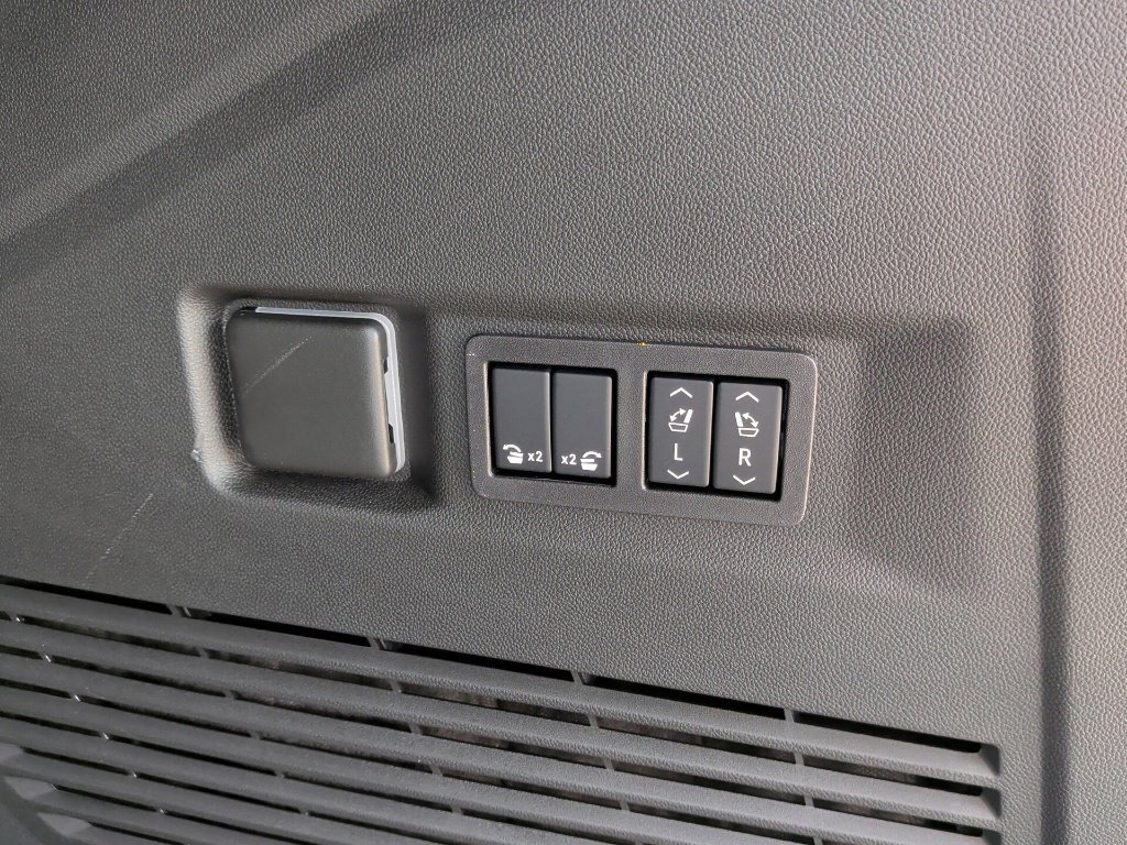 New 2027 GMC Yukon Denali RWD image 39